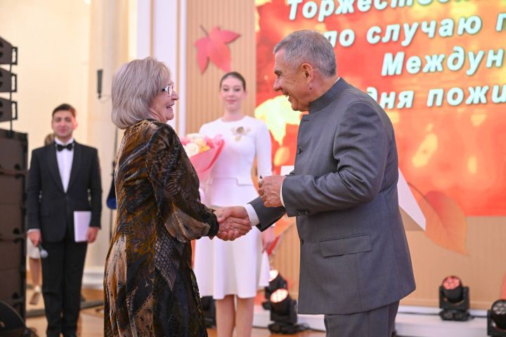 Рустам Минниханов: «Сирӗн опыт çӗршыв пуласлăхӗшӗн паян уйрăмах кирлӗ»