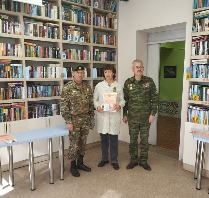 Фронта пулăшнăшăн тав тунă